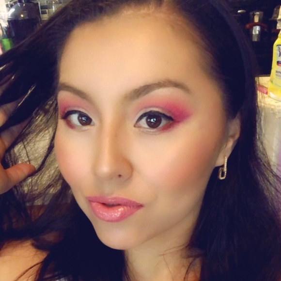 Meet your Posher, Ingrid - Picture 3 of 4